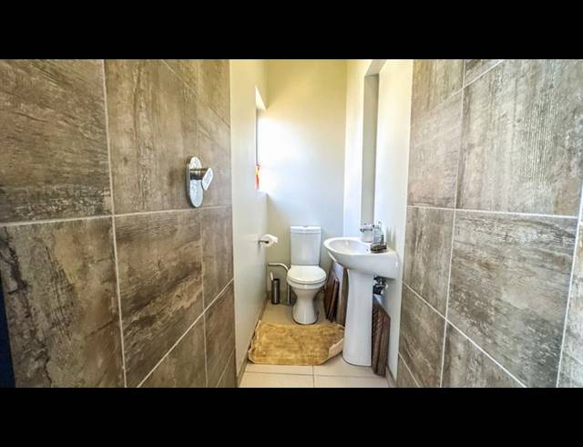 3 BEDROOM HOUSE FOR SALE IN MIDSTREAM RIDGE